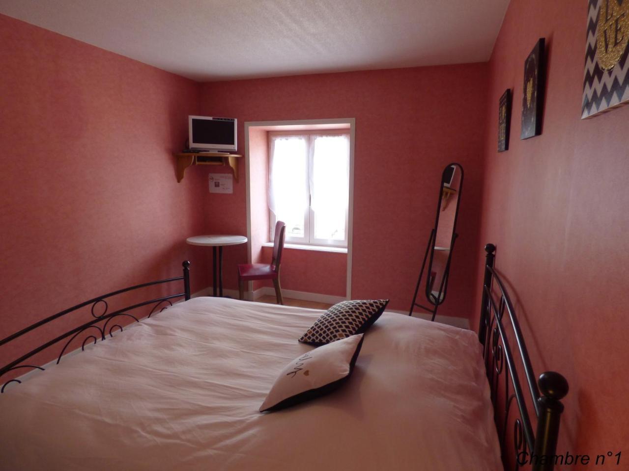 Auberge Des Petits Hotel Saint-Igny-de-Vers ภายนอก รูปภาพ