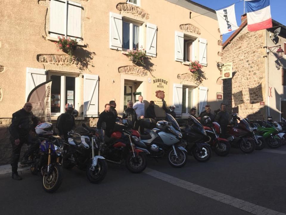 Auberge Des Petits Hotel Saint-Igny-de-Vers ภายนอก รูปภาพ