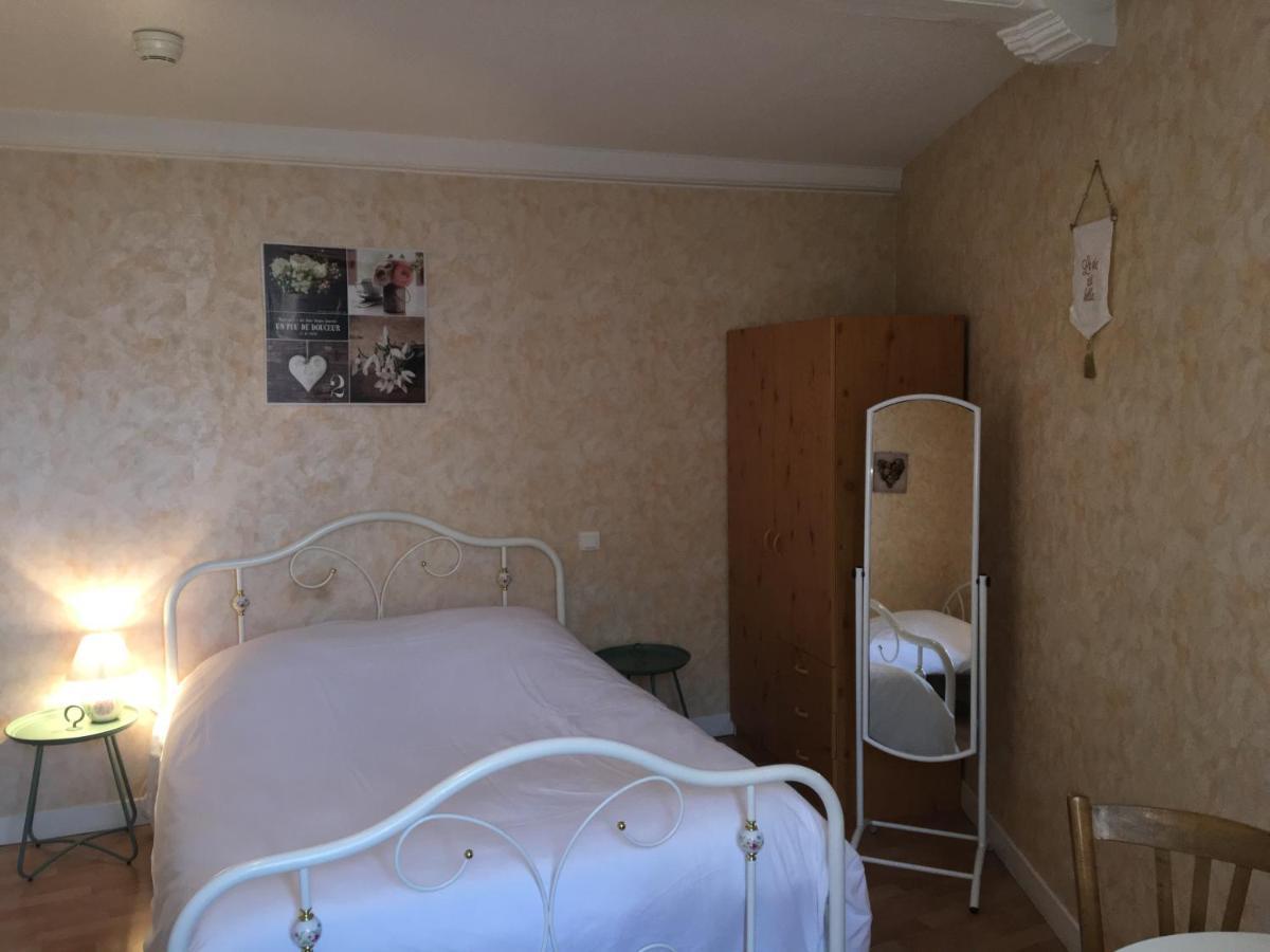 Auberge Des Petits Hotel Saint-Igny-de-Vers ภายนอก รูปภาพ